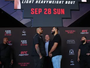 PERTH, AUSTRALIA - AUGUST 07: Carlos Ulberg (No.3 UFC light heavyweight) and Dominick Reyes (No.8 UFC light heavyweight) face off during UFC Fight Night: Ulberg v Reyes Press Conference at RAC Arena on August 07, 2025 in Perth, Australia. (Photo by Paul Kane/Zuffa LLC)