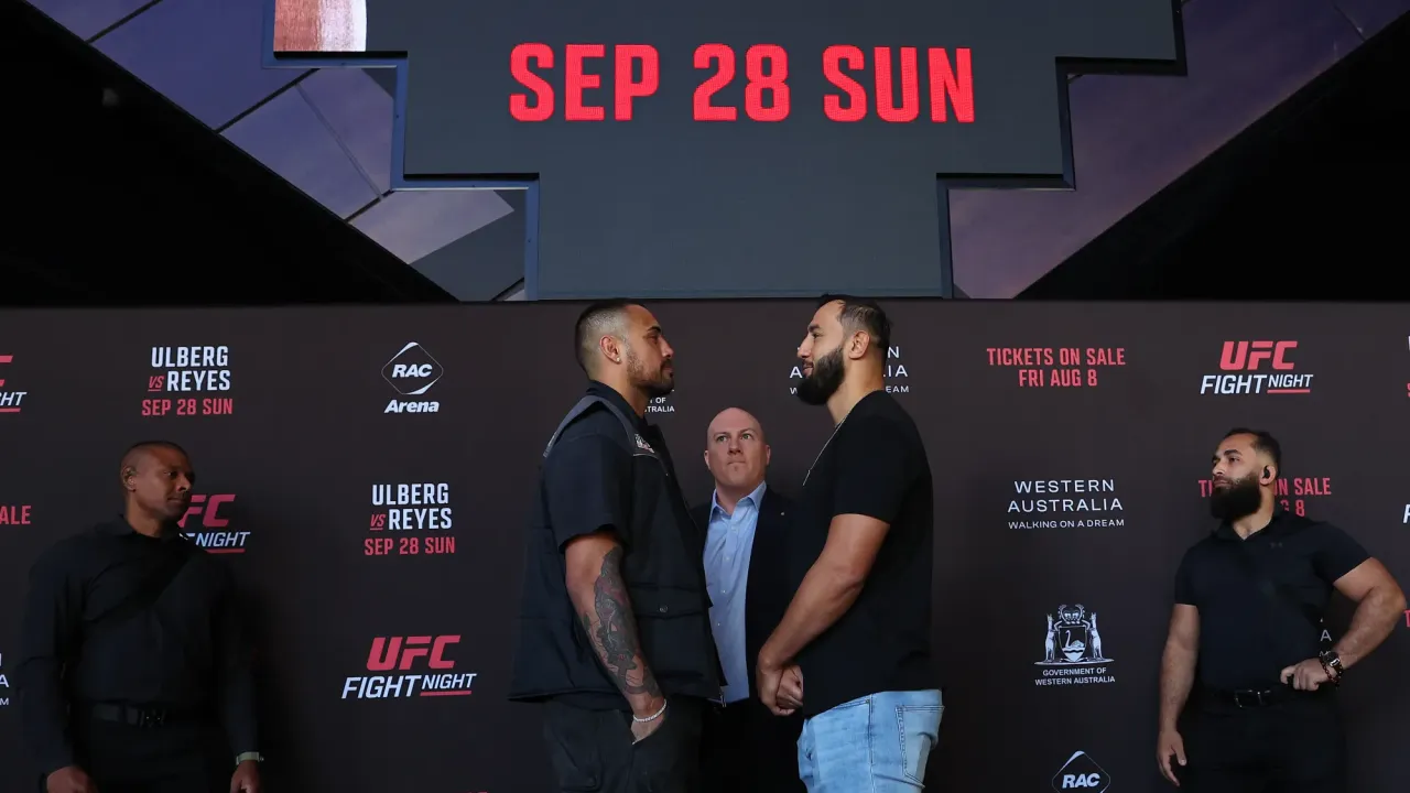 PERTH, AUSTRALIA - AUGUST 07: Carlos Ulberg (No.3 UFC light heavyweight) and Dominick Reyes (No.8 UFC light heavyweight) face off during UFC Fight Night: Ulberg v Reyes Press Conference at RAC Arena on August 07, 2025 in Perth, Australia. (Photo by Paul Kane/Zuffa LLC)