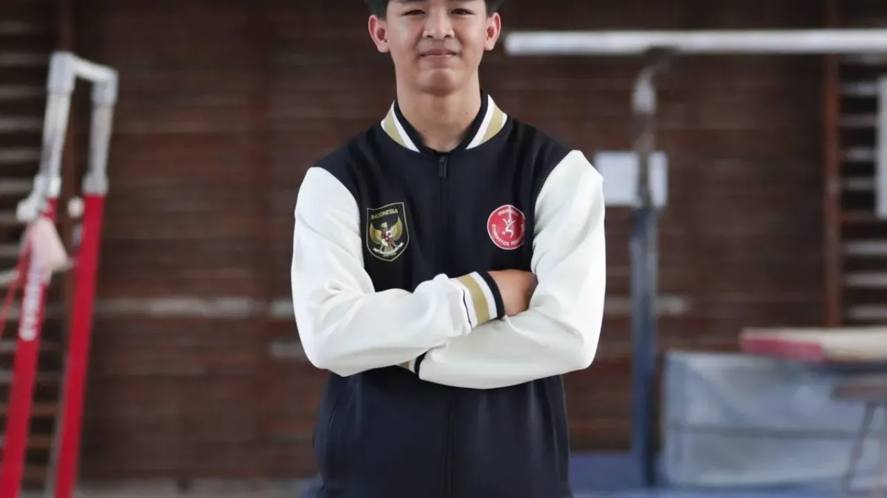 Pesenam Indonesia, Naufal Takdir Al Bari, meninggal dunia di Penza, Rusia pada Kamis (25/09) WIB. Gymnast berusia 19 tahun tersebut mengembuskan napas terakhirnya usai menjalani perawatan intensif selama 12 hari di Rumah Sakit G.A. Zakharyin.