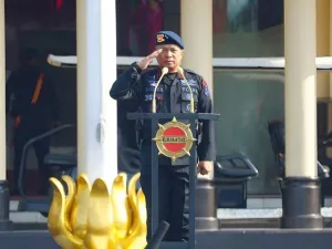 Wakil Komandan Korps Brimob (Wadankorbrimob) Polri Irjen Ramdani Hidayat mengikuti upacara di Lapangan Mako Korbrimob Polri, Kelapa Dua, Cimanggis, Kota Depok.