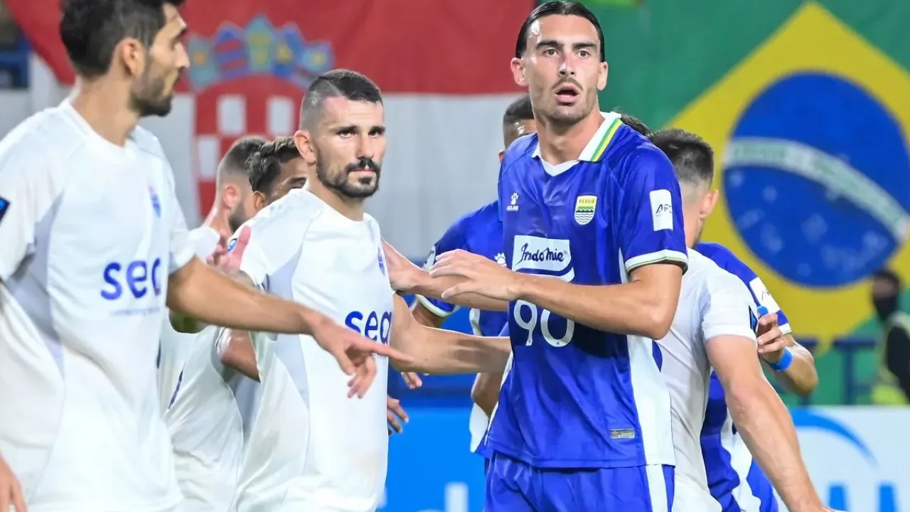 Penyerang Persib Bandung asal Perancis Andrew Jung mulai terkoneksi dalam tim, hadapi jadwal pada di dua kompetisi Super League dan AFC Champions League Two. 