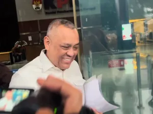 Eks Bendahara Asosiasi Muslim Penyelenggara Haji dan Umrah Republik Indonesia (Amphuri) H.M Tauhid Hamdi di Gedung Merah Putih KPK, Jakarta, Jumat (19/9/2025).