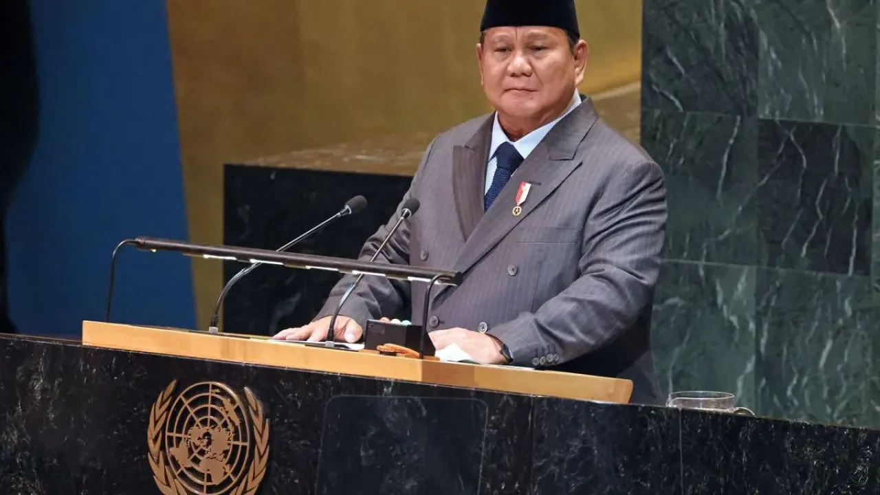 Presiden Indonesia Prabowo Subianto berbicara dalam KTT Perserikatan Bangsa-Bangsa (PBB) tentang Palestina di Markas Besar PBB di New York, Amerika Serikat, Senin (22/9/2025) waktu setempat.