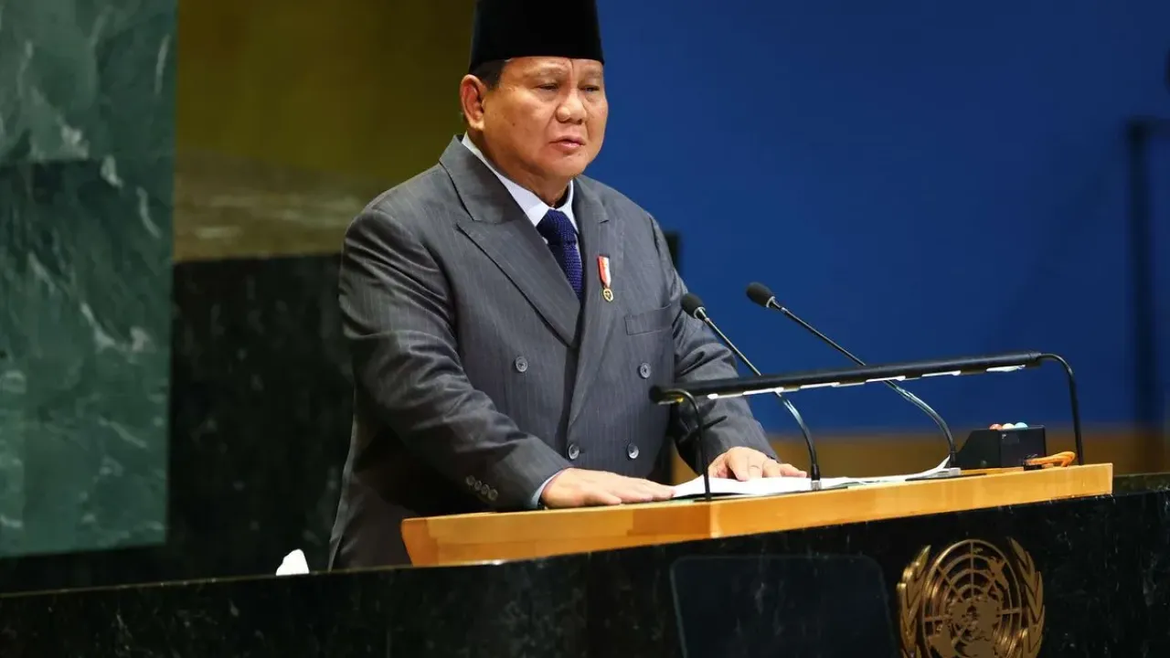 Presiden Indonesia Prabowo Subianto berbicara dalam KTT Perserikatan Bangsa-Bangsa (PBB) tentang Palestina di Markas Besar PBB di New York, Amerika Serikat, Senin (22/9/2025) waktu setempat.