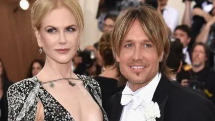 Pasangan Nicole Kidman dan Keith Urban menghadiri perhelatan Manus x Machina: Fashion In An Age Of Technology Costume Institute Gala atau Met Gala yang digelar di Metropolitan Museum of Art, New York, pada 2 Mei 2016.

