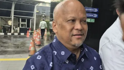 Putra sulung Presiden Ke-3 RI B.J. Habibie, Ilham Akbar Habibie memenuhi panggilan Komisi Pemberantasan Korupsi (KPK) di Gedung Merah Putih, Jakarta, Selasa (30/9/2025).