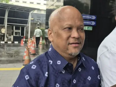Putra sulung Presiden Ke-3 RI B.J. Habibie, Ilham Akbar Habibie memenuhi panggilan Komisi Pemberantasan Korupsi (KPK) di Gedung Merah Putih, Jakarta, Selasa (30/9/2025).