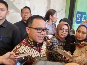 Menteri Pendayagunaan Aparatur Negara dan Reformasi Birokrasi (Menpan RB) Abdullah Azwar Anas saat ditemui di Gedung Kemenko Perekonomian, Jakarta, Kamis (3/10/2024).