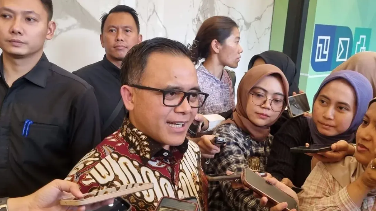 Menteri Pendayagunaan Aparatur Negara dan Reformasi Birokrasi (Menpan RB) Abdullah Azwar Anas saat ditemui di Gedung Kemenko Perekonomian, Jakarta, Kamis (3/10/2024).