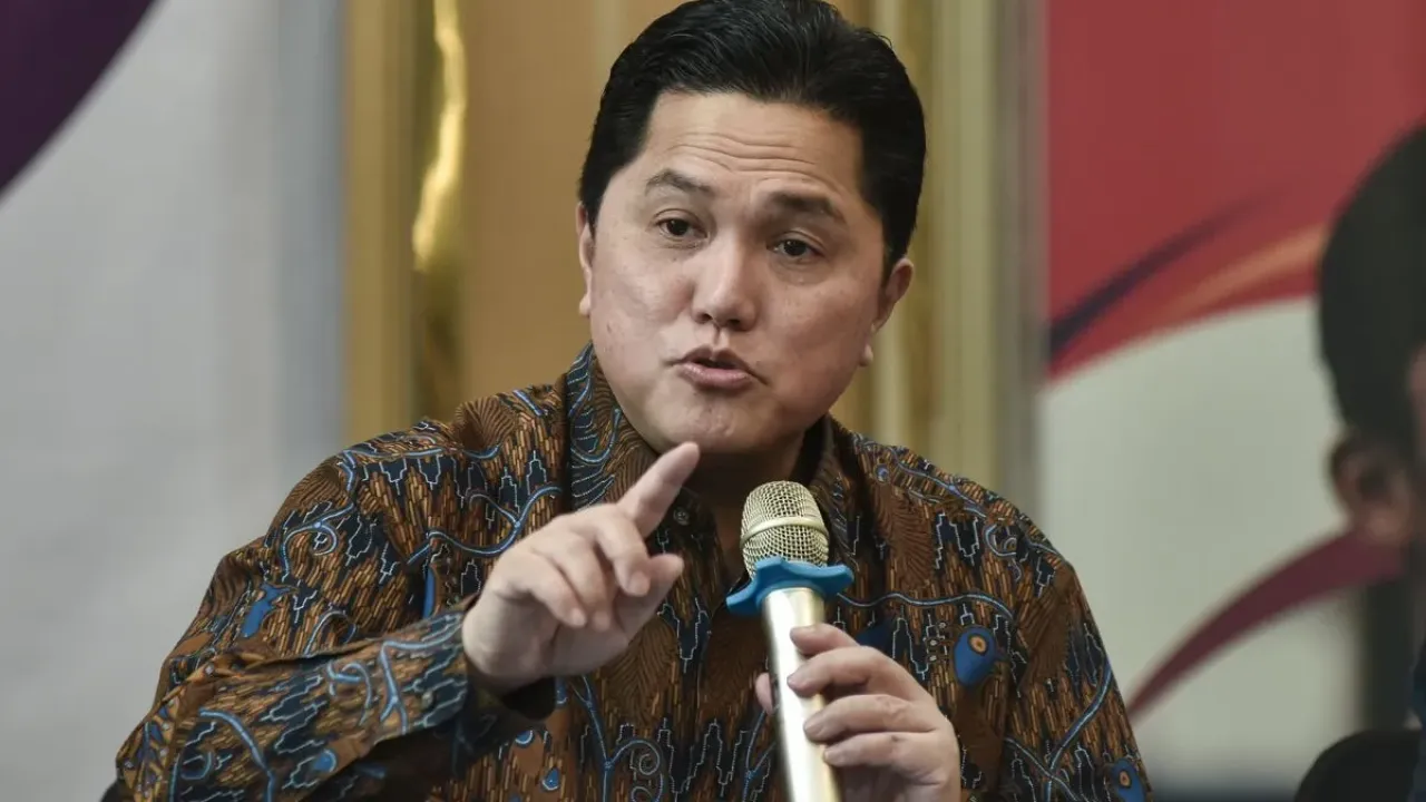 Menteri Pemuda dan Olahraga (Menpora) Erick Thohir memberikan keterangan pada konferensi pers di Jakarta, Selasa (23/9/2025). Pada konferensi pers tersebut Menpora Erick Thohir menyampaikan rencana penyederhanaan regulasi seluruh Peraturan menteri pemuda dan olahraga (Permenpora) periode 2009-2025 yang akan dikelompokkan ke dalam empat klaster substansi teknis yaitu kepemudaan, pembudayaan olahraga, peningkatan prestasi dan industri olahraga. 