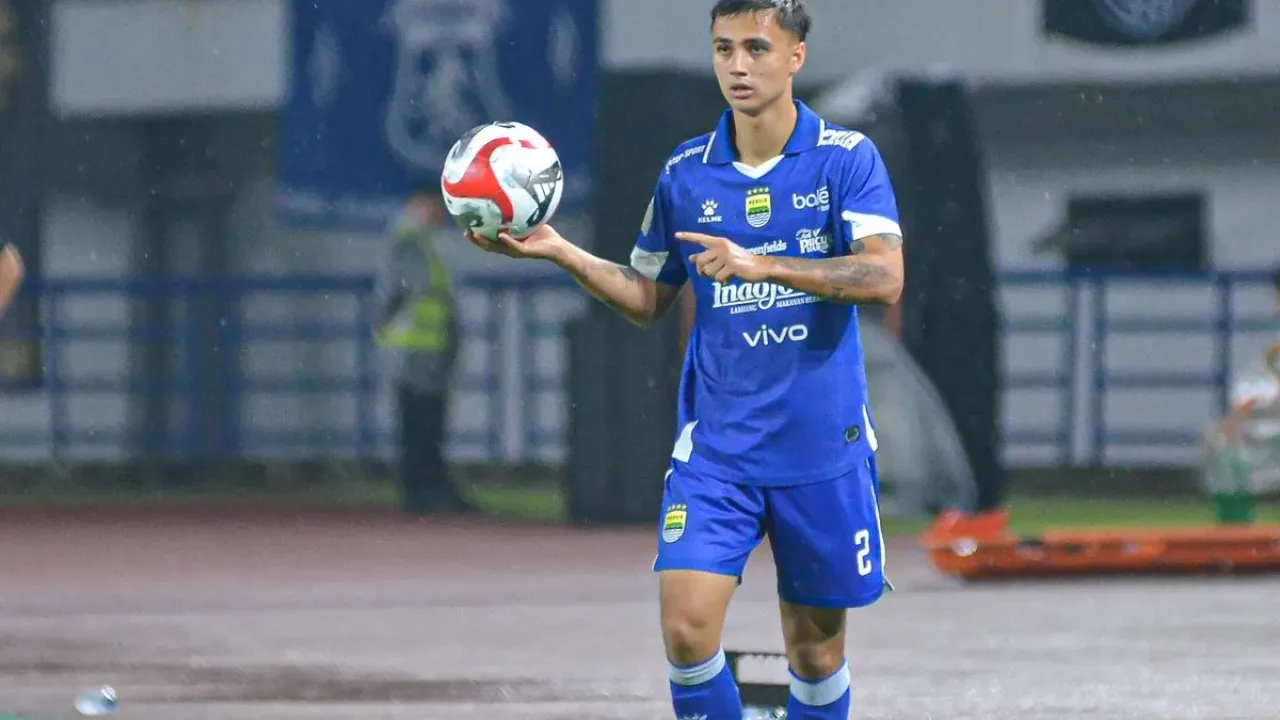 Debut Eliano Reijnders terjadi di laga melawan Persebaya Surabaya pekan kelima Super League 2025-2026, Jumat (12/9/2025) di Stadion Gelora Bandung Lautan Api (GBLA). 