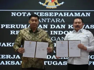 Jaksa Agung ST Burhanuddin menandatangani Nota Kesepahaman dengan Menteri Perumahan dan Kawasan Permukiman (PKP) Maruarar Sirait di Gedung Utama Kejaksaan Agung, Jakarta, Selasa (23/9/2025).