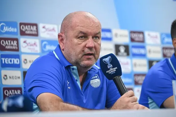 Pelatih Persib Bandung Bojan Hodak dalam konferensi pers jelang laga melawan Lion City Sailors FC, duel pekan pertama Grup G AFC Champions League Two 2025-2026 akan berlangsung Kamis (18/9/2025) di Gelora Bandung Lautan Api (GBLA). 