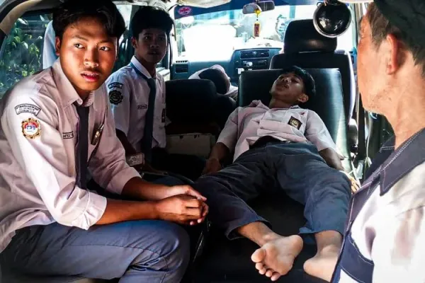 Jumlah siswa keracunan massal usai menyantap paket Makan Bergizi Gratis (MBG) di Kecamatan Cipongkor, Kabupaten Bandung Barat (KBB), Jawa Barat terus bertambah hingga mencapai 63 orang.