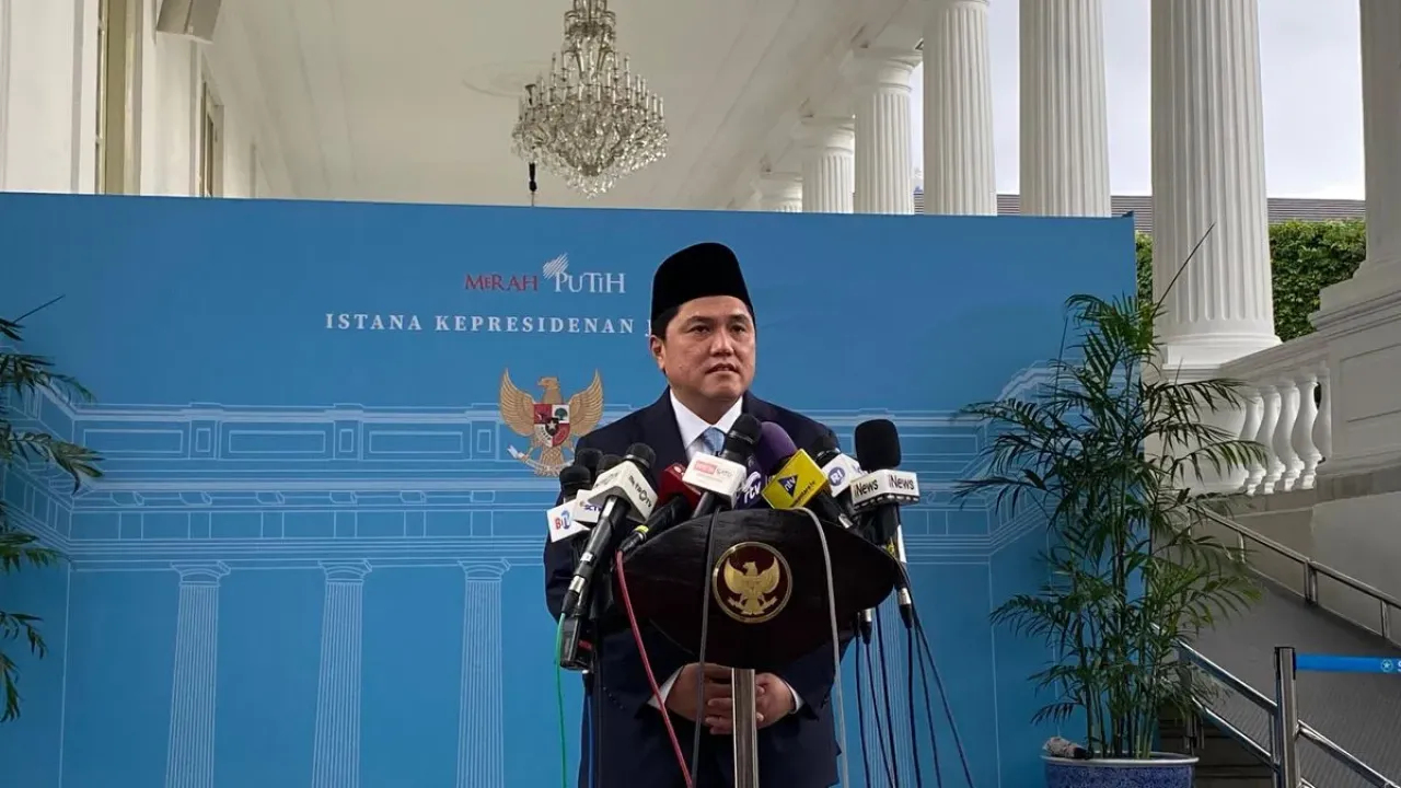 Menteri Pemuda dan Olahraga (Menpora) Erick Thohir menjelaskan target jangka pendek hingga jangka panjang pasca dilantik sebagai Menpora di Istana Kepresidenan Jakarta, Rabu (17/9/2025). 