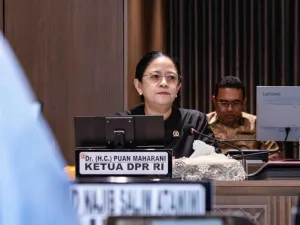 Ketua Dewan Perwakilan Rakyat (DPR) RI Puan Maharani dan Wakil Ketua DPR RI Cucun Ahmad Syamsurijal menerima audiensi Majelis Mujadalah Kiai Kampung di Kompleks Parlemen, Senayan, Jakarta Pusat, Kamis (4/9/2025). 