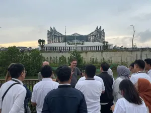 Indonesia mengambil langkah strategis dengan menggandeng para ahli dari Monash University, Australia, untuk merancang dan membangun Ibu Kota Nusantara (IKN).