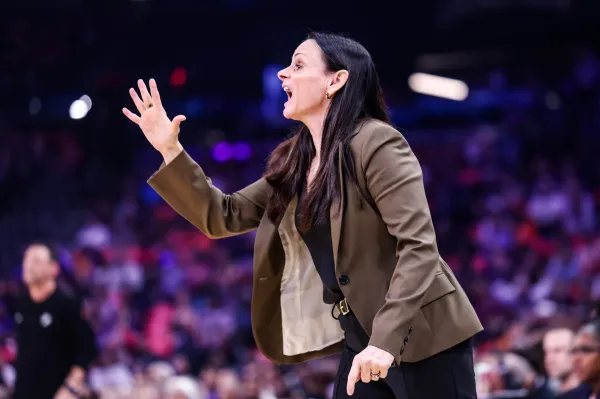 PHOENIX, ARIZONA - SEPTEMBER 19: Head coach Sandy Brondello of the New York Liberty yells towards her players in the first quarter against the Phoenix Mercury during Game Three of the first round of the WNBA playoffs at PHX Arena on September 19, 2025 in Phoenix, Arizona. (Photo by Aryanna Frank/Getty Images)