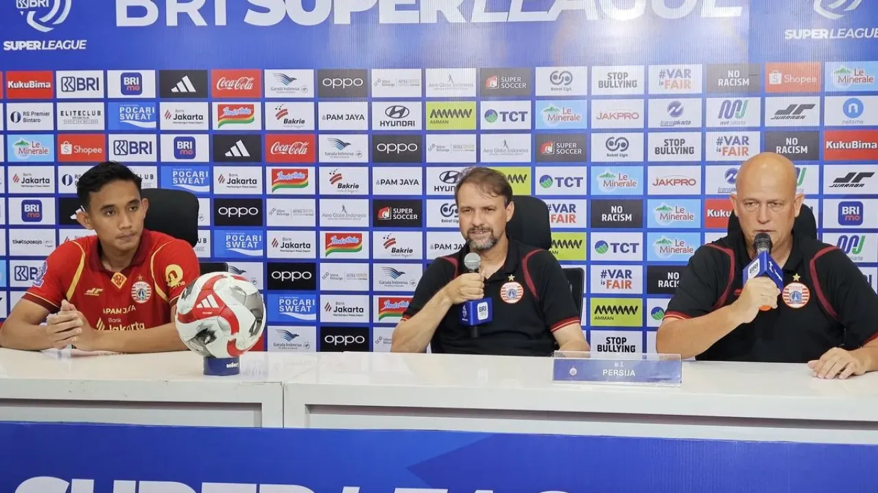 Pelatih Persija Jakarta, Mauricio Souza, dan kapten tim Rizky Ridho