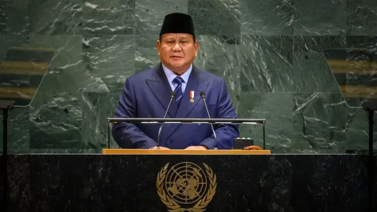Presiden Republik Indonesia Prabowo Subianto saat berpidato dalam Sidang Majelis Umum Ke-80 Perserikatan Bangsa-Bangsa (PBB) di Markas Besar PBB, Manhattan, New York, Selasa (23/9/2025).