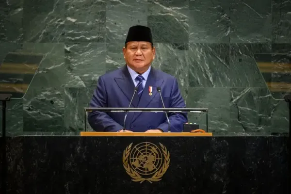 Presiden Republik Indonesia Prabowo Subianto saat berpidato dalam Sidang Majelis Umum Ke-80 Perserikatan Bangsa-Bangsa (PBB) di Markas Besar PBB, Manhattan, New York, Selasa (23/9/2025). Pidato Prabowo di KTT PBB tentang Palestina disorot media arus utama Malaysia, dari BERNAMA hingga The Star.