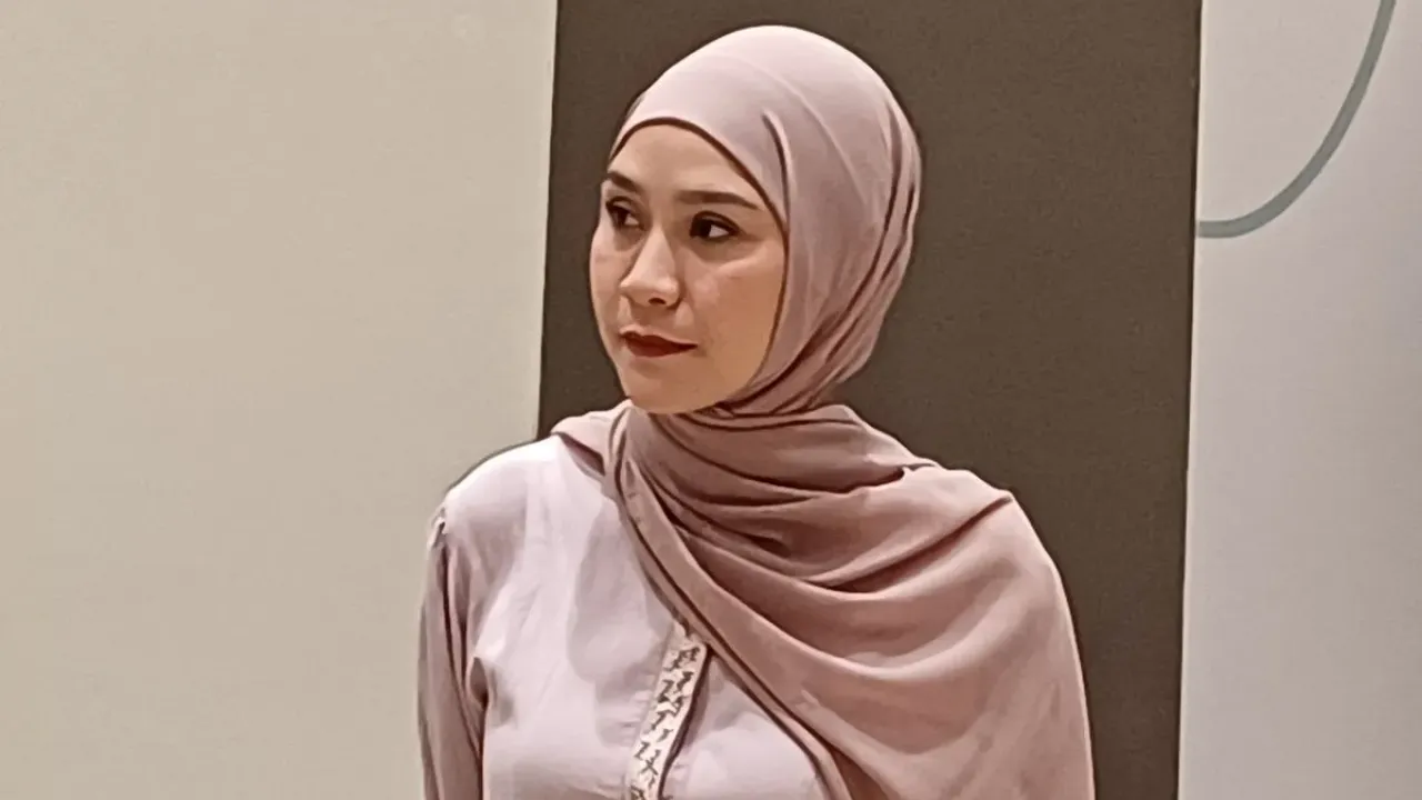 Aktris Zaskia Adya Mecca ditemui di mal kawasan SCBD, Jakarta Selatan, Selasa (26/12/2023).