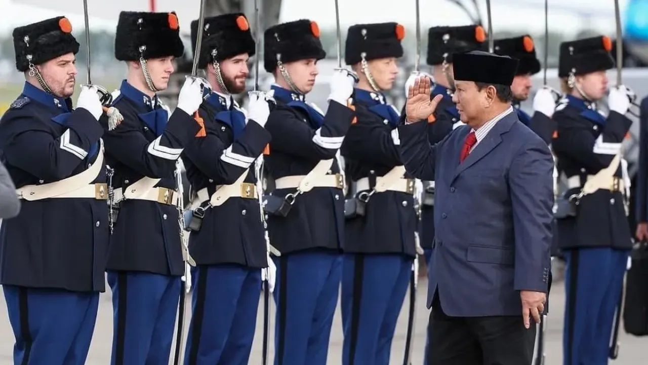 Presiden RI Prabowo Subianto tiba di Amsterdam, Belanda, Kamis (25/9/2025) waktu setempat. 
