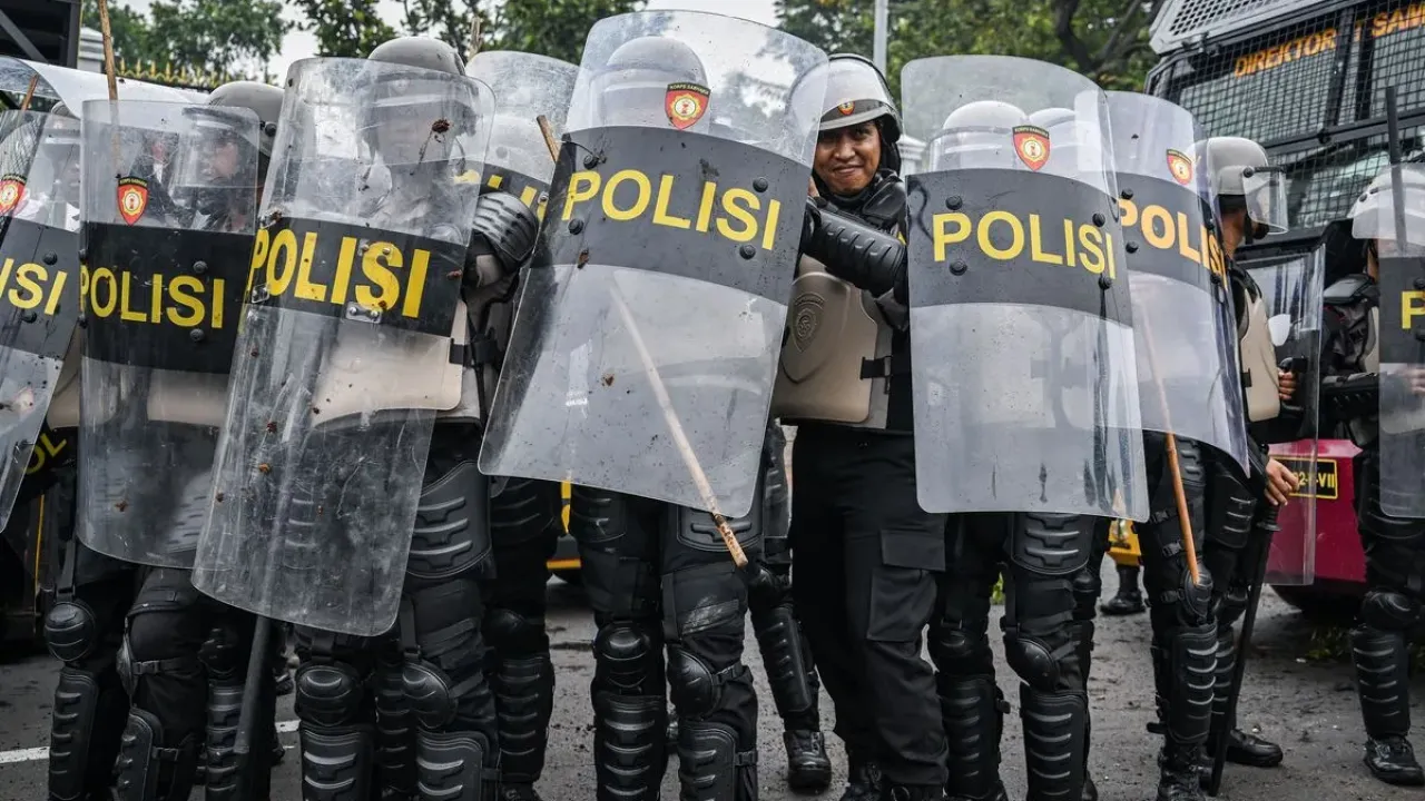 Ilustrasi polisi amankan demo di Jakarta pada 18 September 2025.