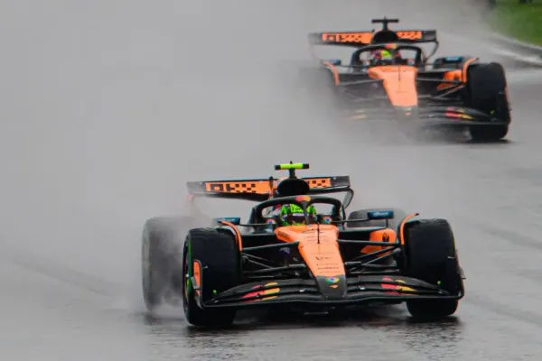 Lando Norris, McLaren,Oscar Piastri, McLaren