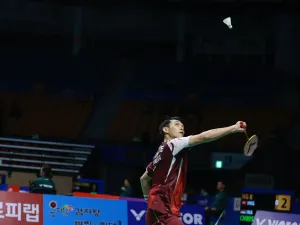 Aksi pebulu tangkis Indonesia, Jonatan Christie, dalam babak 32 besar Korea Open 2025 di Suwon Gymnasium, Rabu (24/9/2025).