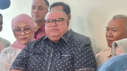 Sidang tuntutan kasus pencemaran nama baik yang melibatkan pengacara Razman Nasution ditunda.