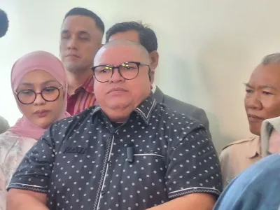Sidang tuntutan kasus pencemaran nama baik yang melibatkan pengacara Razman Nasution ditunda.