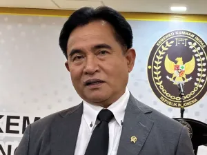 Menteri Koordinator Bidang Hukum, Hak Asasi Manusia, Imigrasi, dan Pemasyarakatan (Menko Kumham Imipas) Yusril Ihza Mahendra di Kantor Kumham Imipas, Jakarta, Selasa (16/9/2025).