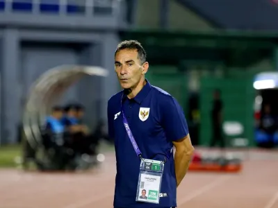 Pelatih Timnas U23 Indonesia Gerald Vanenburg saat laga grup J Kualifikasi Piala Asia U23 2026 melawan Laos yang berakhir dengan skor 0-0 di Stadion Gelora Delta Sidoarjo, Jawa Timur, Rabu (3/9/2025) malam.