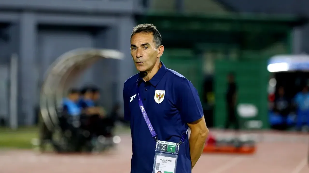Pelatih Timnas U23 Indonesia Gerald Vanenburg saat laga grup J Kualifikasi Piala Asia U23 2026 melawan Laos yang berakhir dengan skor 0-0 di Stadion Gelora Delta Sidoarjo, Jawa Timur, Rabu (3/9/2025) malam.