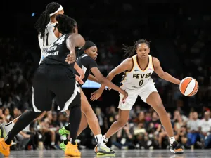 Aces dan Fever Berebut Menang di Game Ketiga Playoff WNBA 2025 (1)