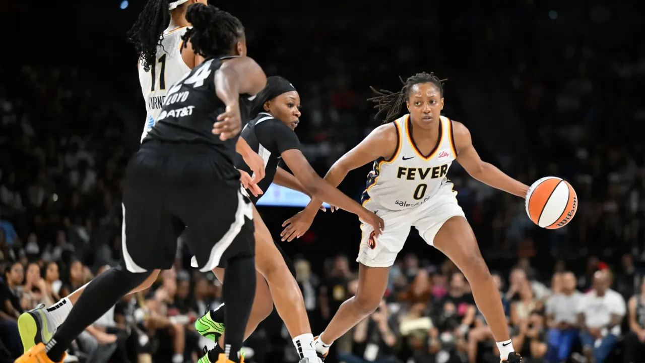 Aces dan Fever Berebut Menang di Game Ketiga Playoff WNBA 2025 (1)