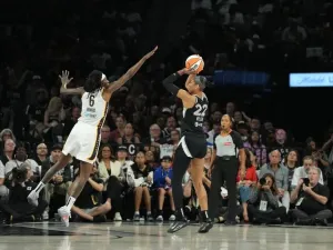 Aces vs. Fever: A&#x002019;ja Wilson leads Las Vegas&#x002019; rout of Indiana to even WNBA semifinals