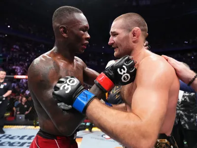 Adesanya Siap Duel Ulang Strickland, Tapi Tak Dihargai