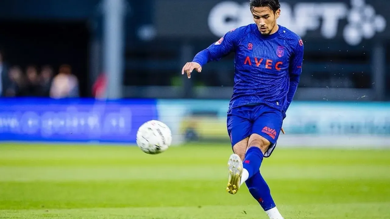 Aksi bek Timnas Indonesia, Nathan Tjoe-A-On, bagi Willem II di kasta kedua Liga Belanda 2025-2026.