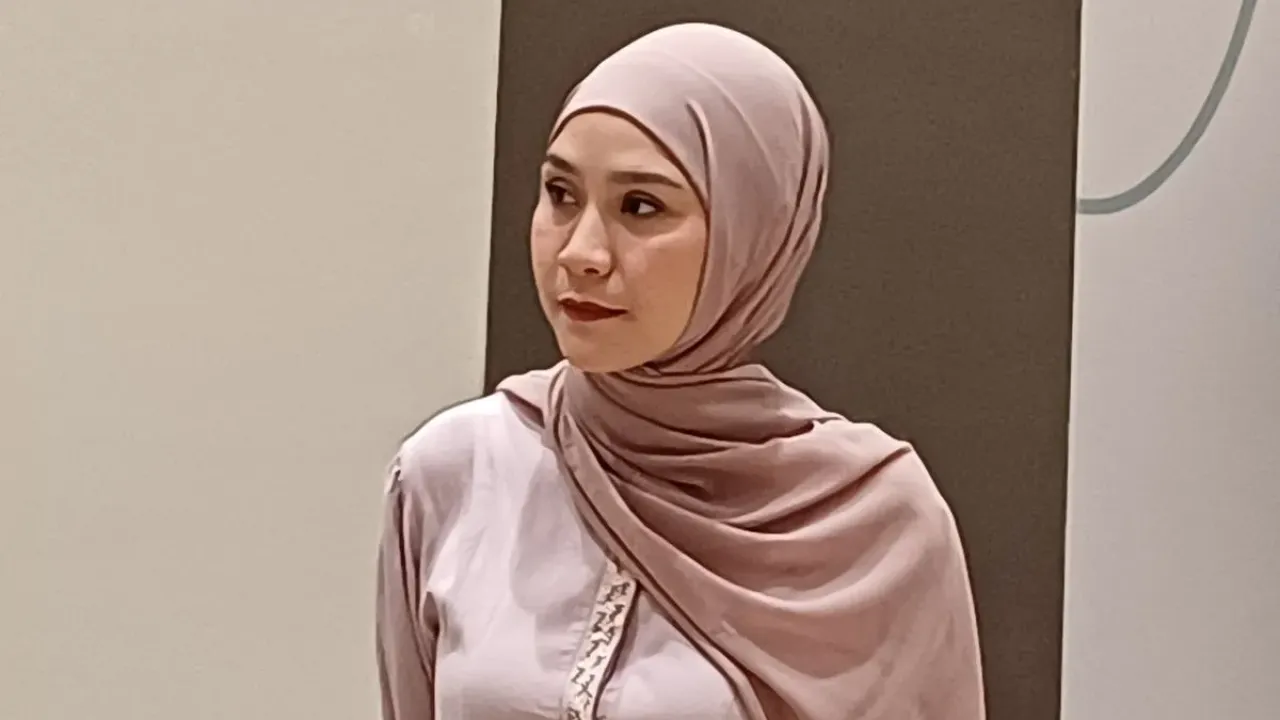 Aktris Zaskia Adya Mecca ditemui di mal kawasan SCBD, Jakarta Selatan, Selasa (26/12/2023).
