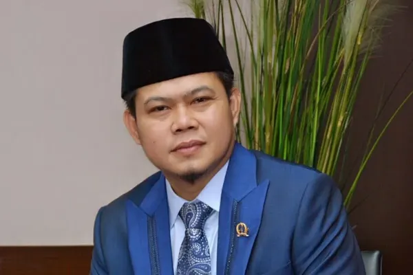Anggota Komisi I DPR yang pernah menjabat Wakil Ketua DPRD Jawa Barat, Oleh Soleh.
