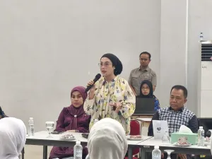 Anggota Komisi VIII DPR RI, Selly Andriany Gantina dalam rapat bersama Komisi VIII DPR RI di Aula SRMA di Asrama BLKI, Serpong Utara, Tangerang Selatan.