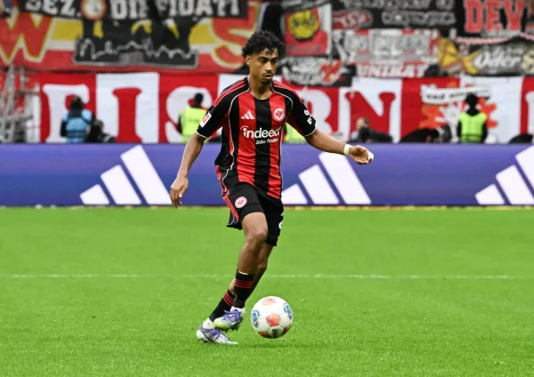 Arsenal and Man City set to battle in the race to sign Bundesliga defender – report
