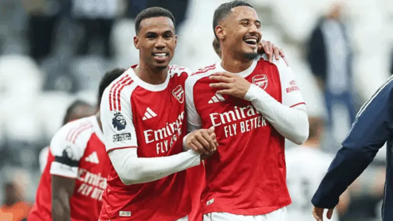 Arsenal show character with late win over Newcastle to keep pressure on Liverpool