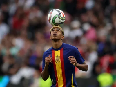 Barcelona vs PSG &#x002013; Match preview and team news