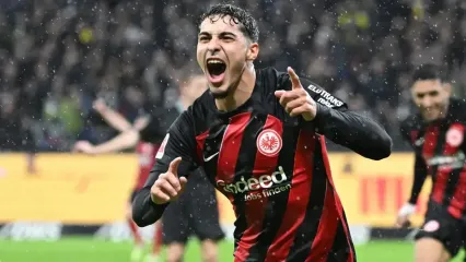 Bundesliga: Far&#xe8;s Cha&#xef;bi makes the team of the week