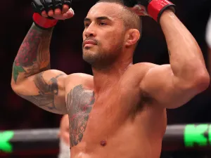 Carlos Ulberg Sentuh Dominick Reyes dalam Kemenangan Methok knockout di UFC Perth