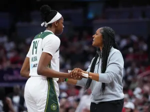 Dominique Malonga and Noelle Quinn.