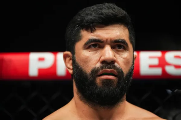 Dovletdzhan Yagshimuradov def. Simon Biyong at 2024 PFL 5